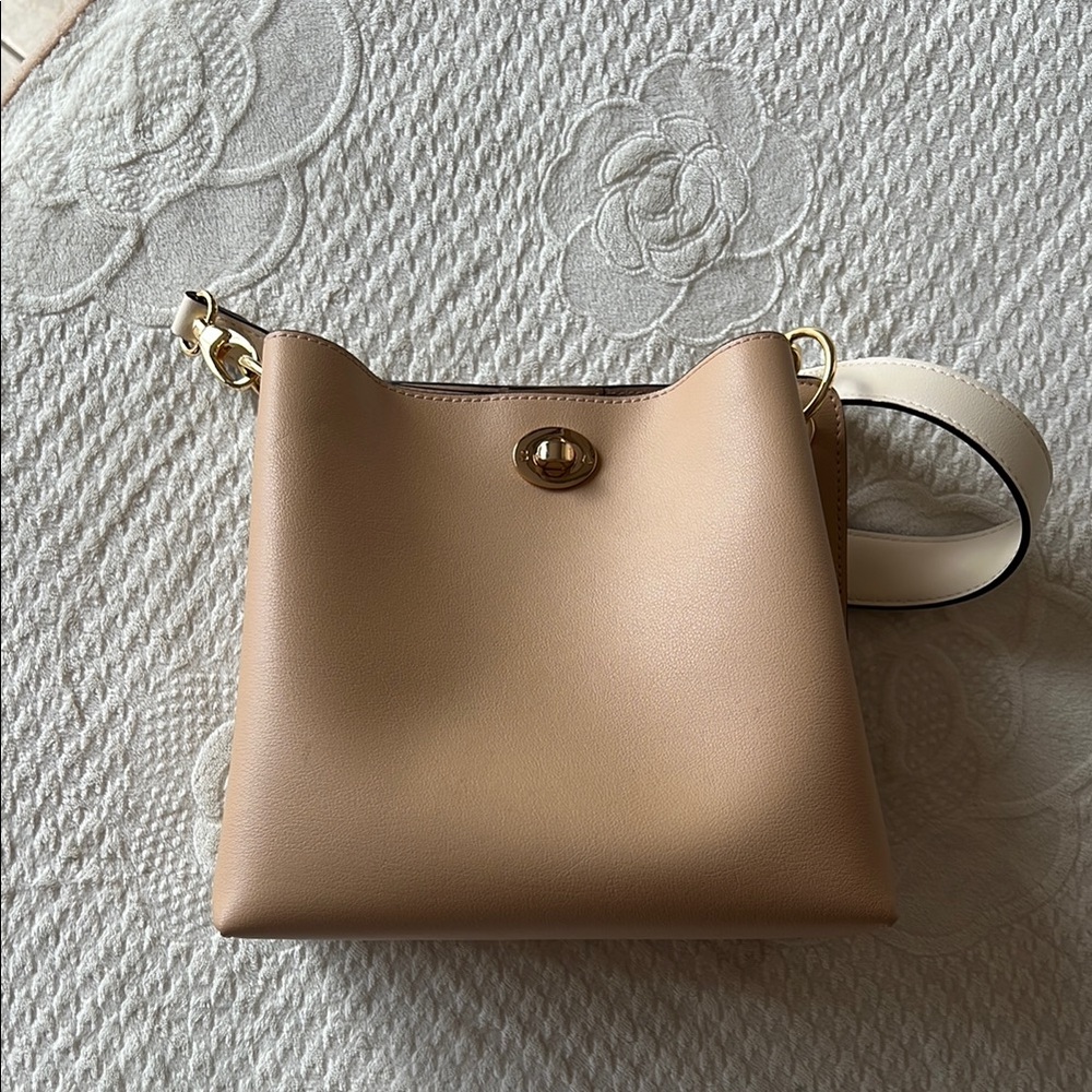 Elegant Tan Vegan Leather Shoulder Bag